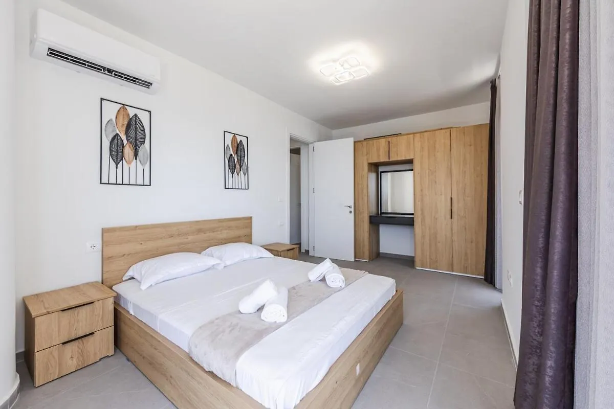 Hill Side Suite 2 By Ps Durrës 0*,