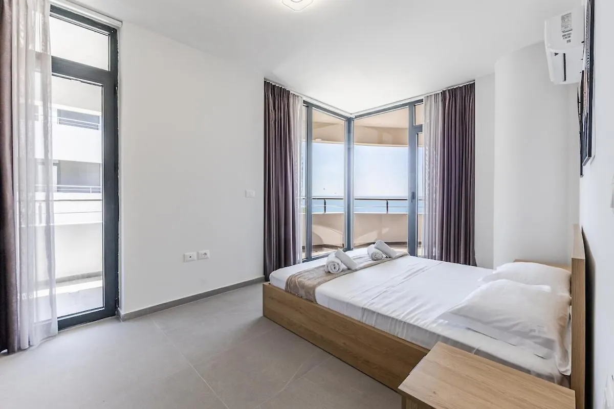 Hill Side Suite 2 By Ps Durrës 0*,